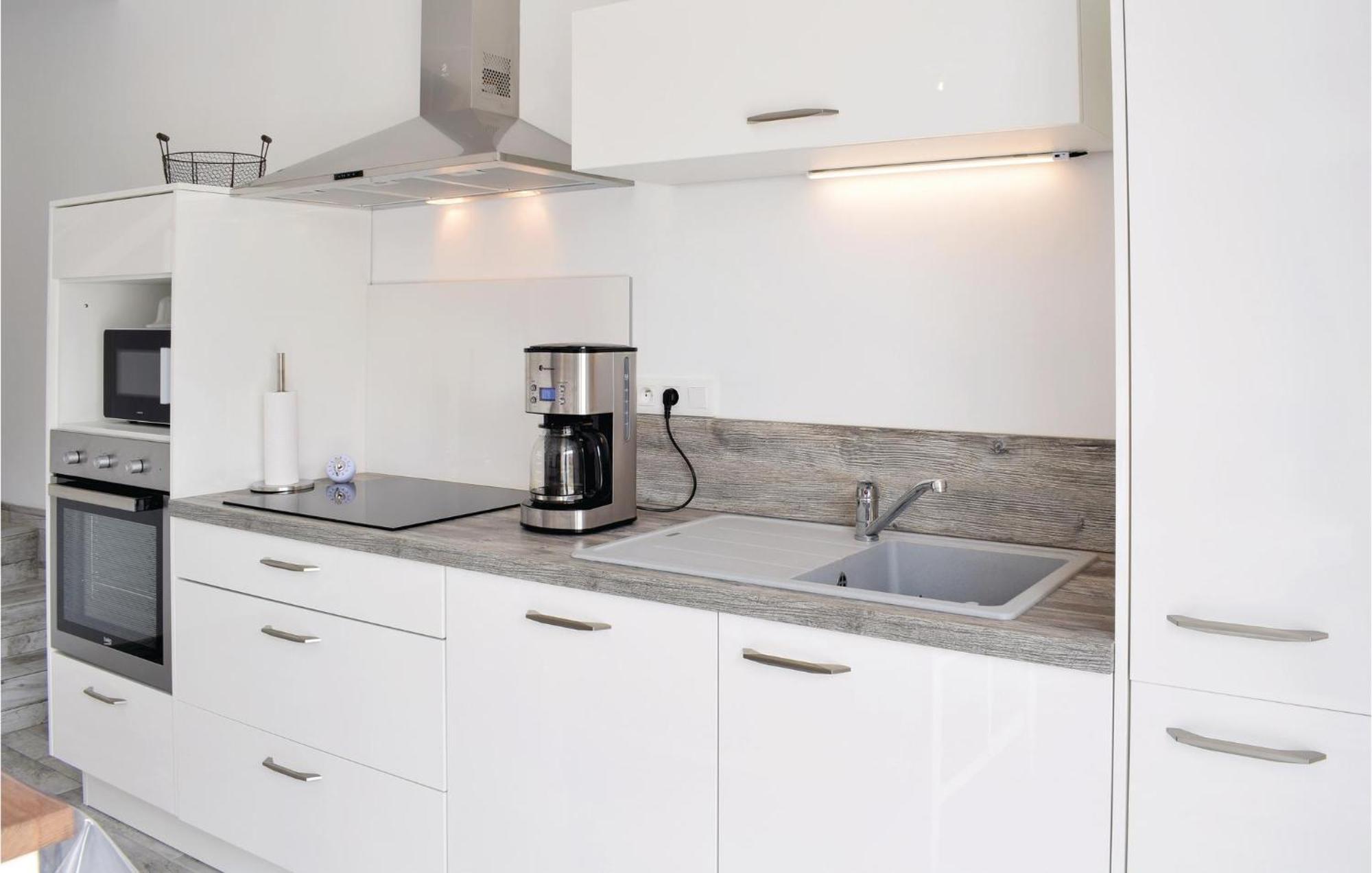 Amazing Home In Saint-Germain-Sur-Ay With Wifi Saint-Germain-sur-Ay Exterior foto